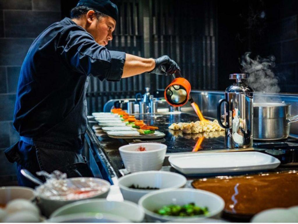 what is the difference between a chef and a cook